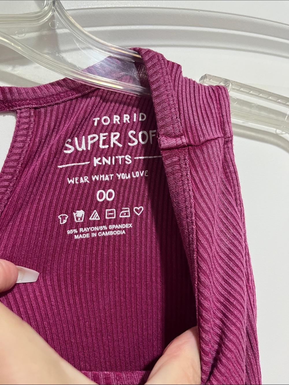 torrid Ribbed Keyhole Tank Top - Magenta - Picture 3 of 6